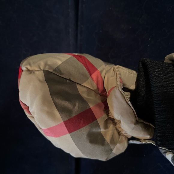 Burberry Kids Puffer Jacket - Beige, Black, Red - Picture 10 of 10